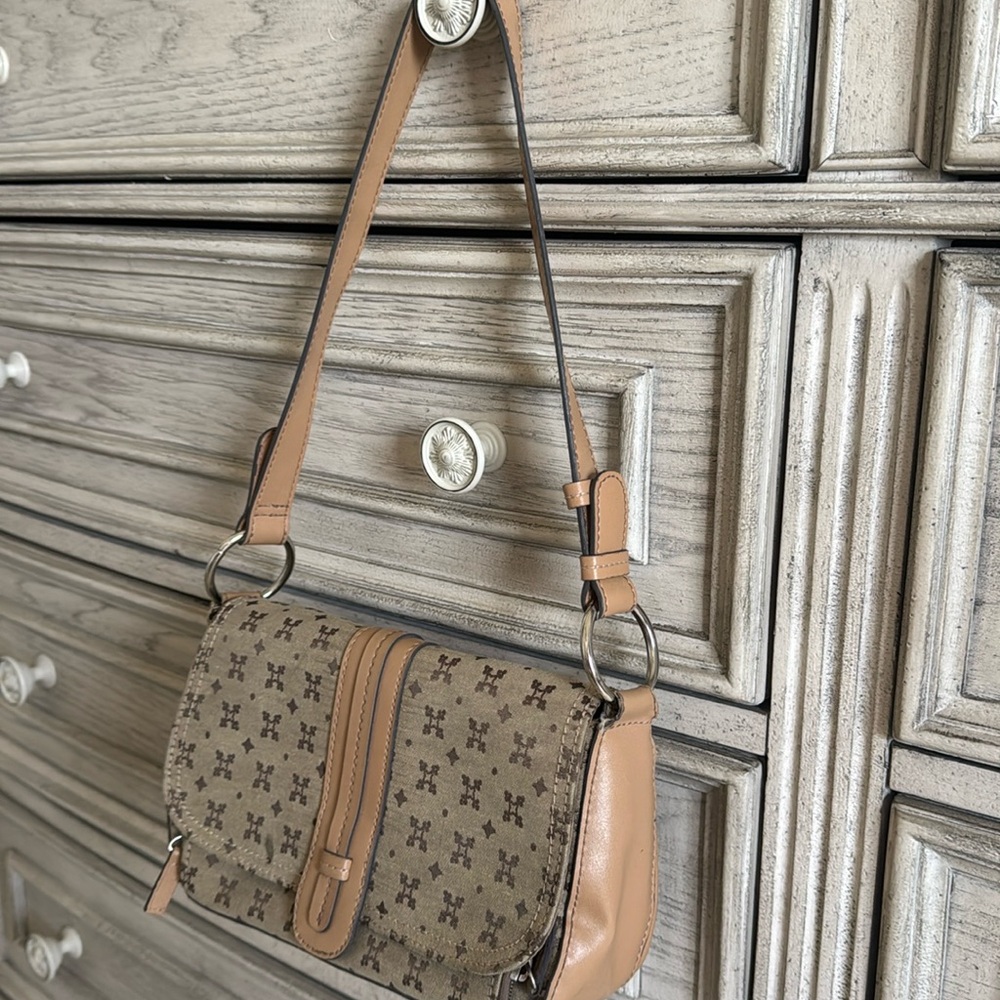 Liz Claiborne Tan Shoulder Bag with Multiple Compartments